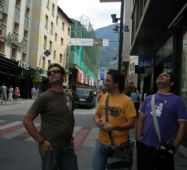Nadie nos reconoce en Andorra la Vella ;-)